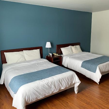 Motel Le Rond Point Metabetchouan Buitenkant foto