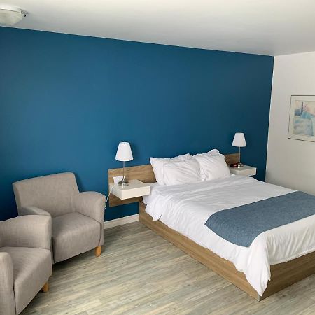 Motel Le Rond Point Metabetchouan Buitenkant foto