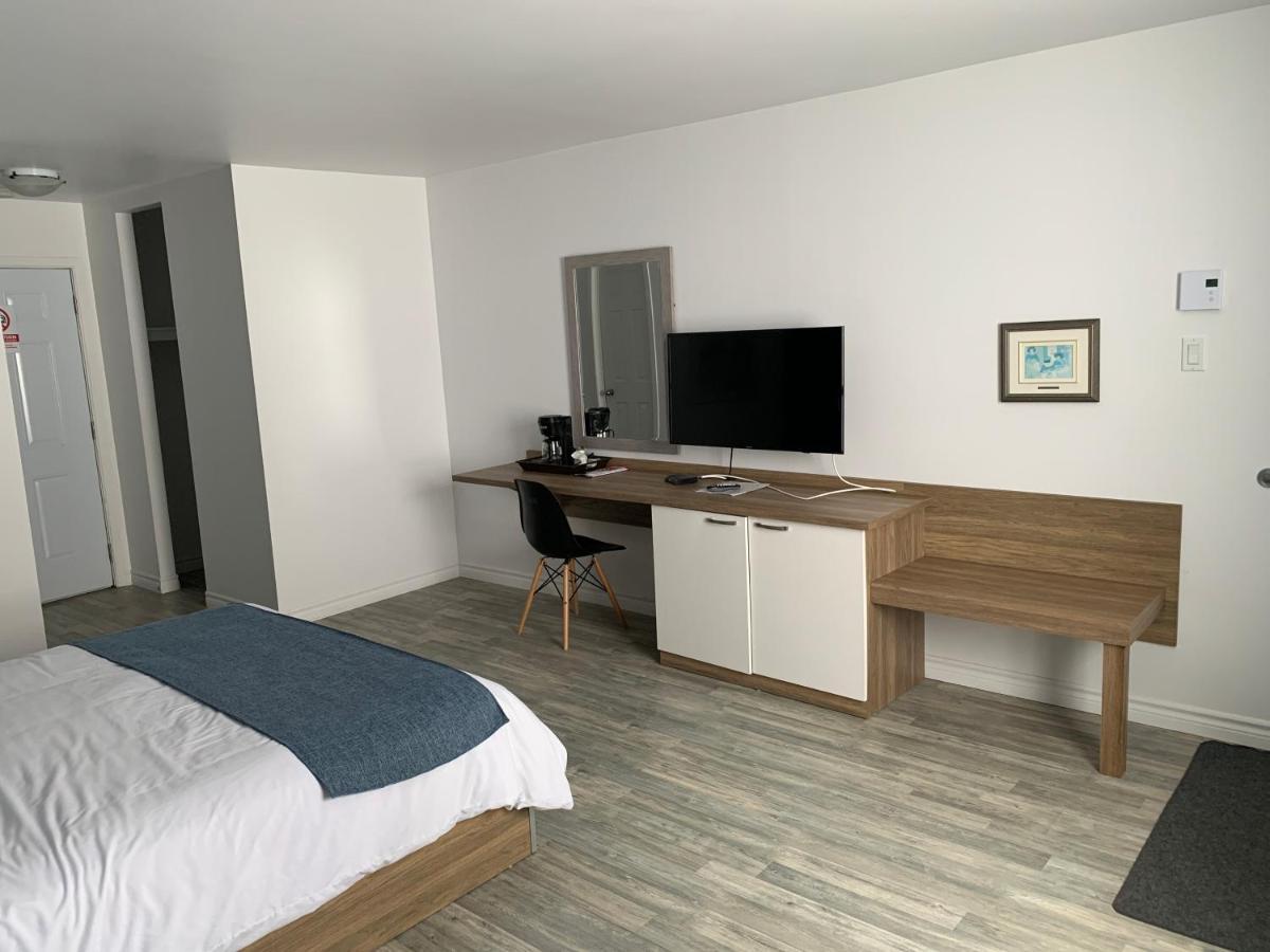 Motel Le Rond Point Metabetchouan Buitenkant foto