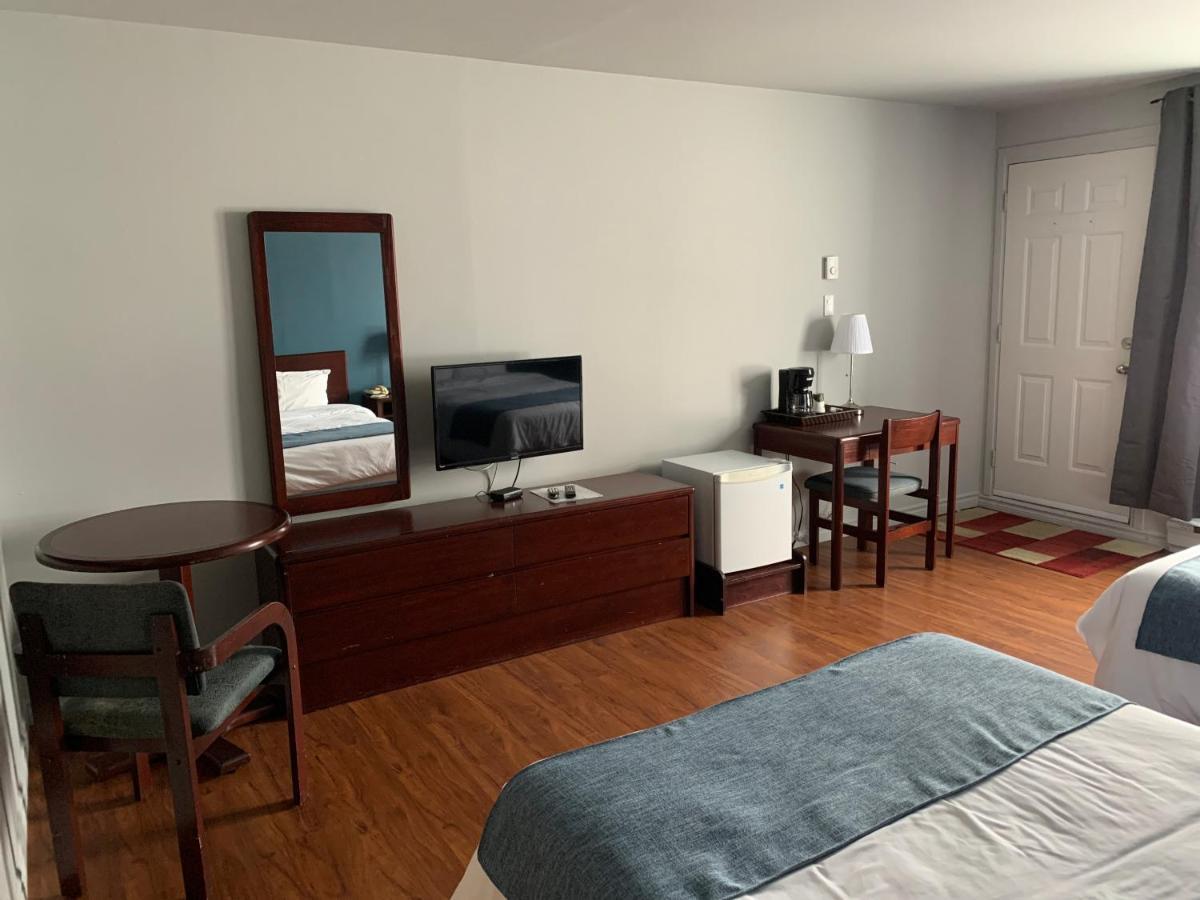 Motel Le Rond Point Metabetchouan Buitenkant foto