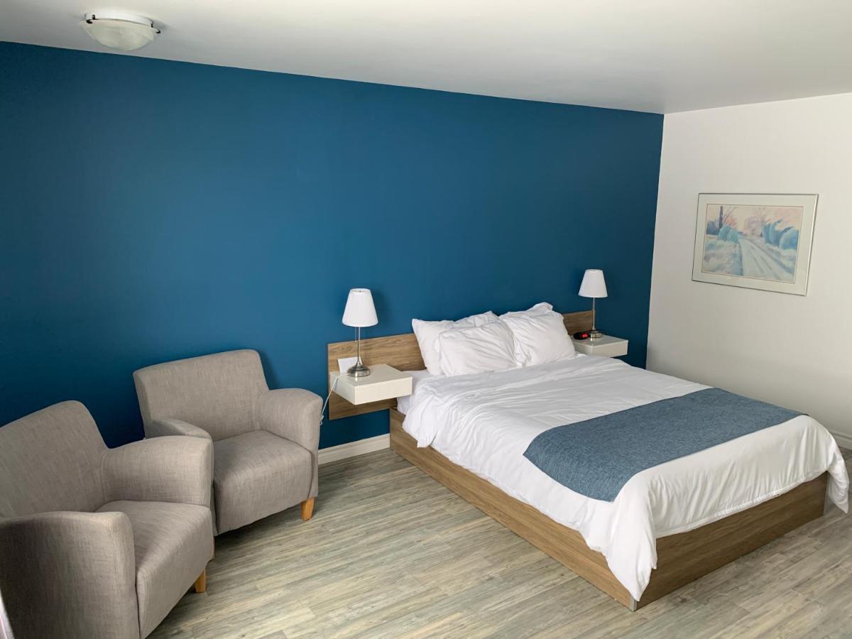 Motel Le Rond Point Metabetchouan Buitenkant foto